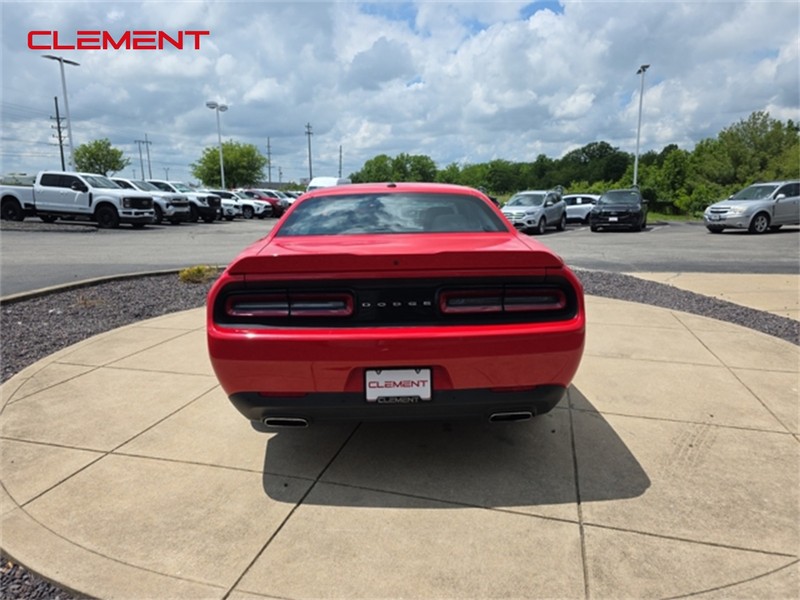 Dodge Challenger Vehicle Image 07