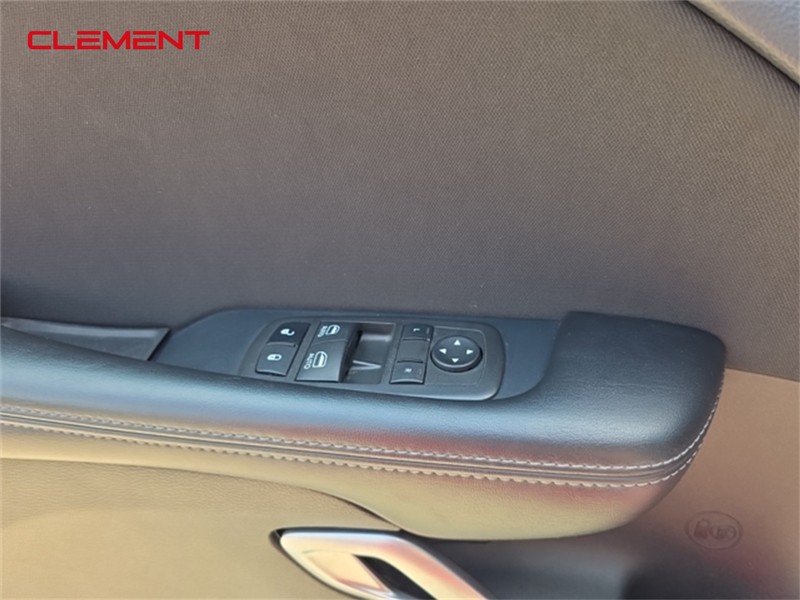 Dodge Challenger Vehicle Image 19