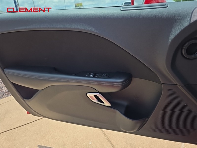 Dodge Challenger Vehicle Image 20