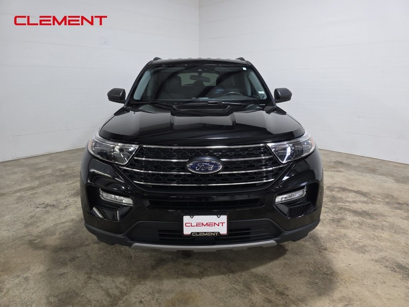 Ford Explorer Vehicle Image 02