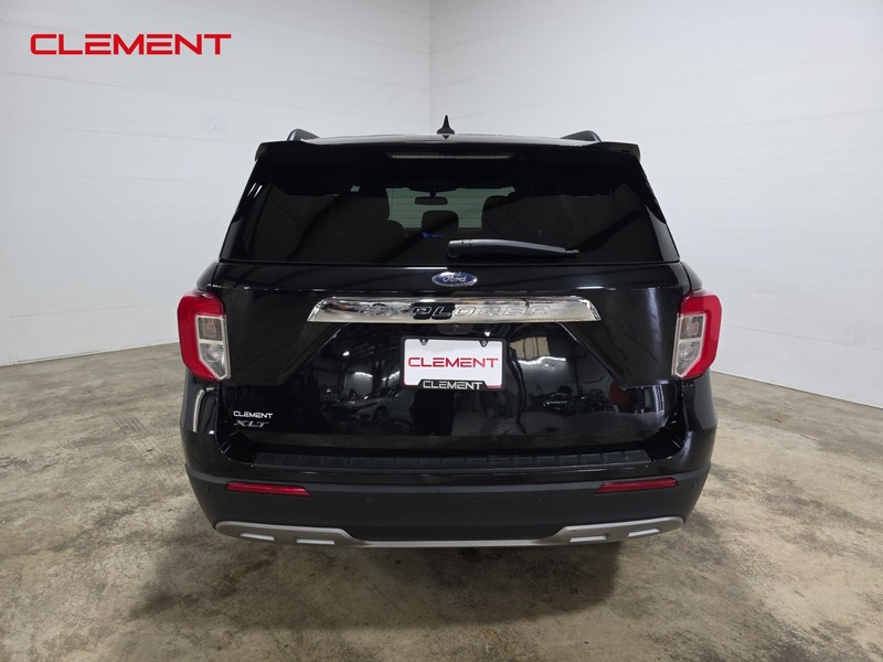Ford Explorer Vehicle Image 07