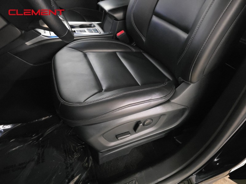 Ford Explorer Vehicle Image 26