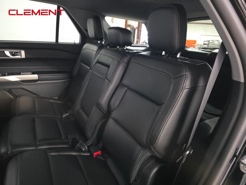 Ford Explorer Vehicle Image 30