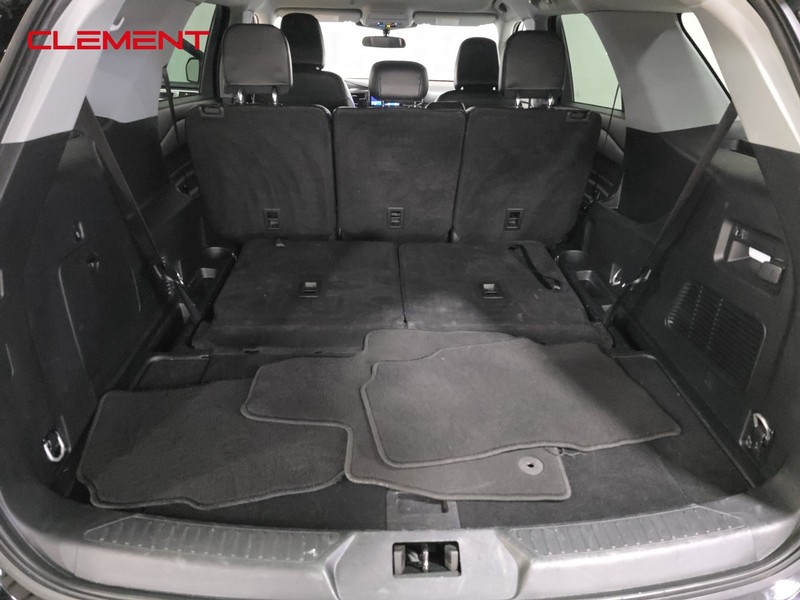 Ford Explorer Vehicle Image 31
