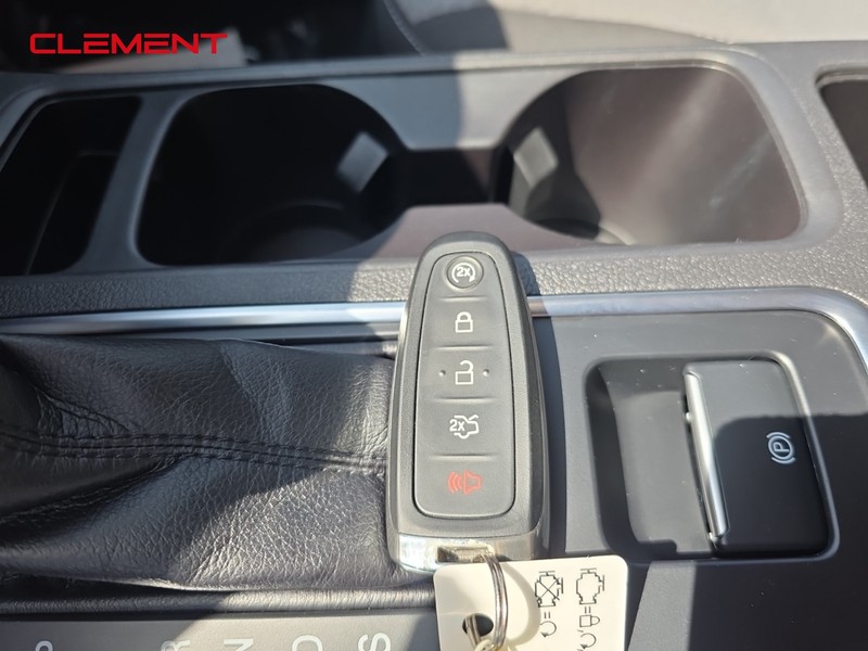 Ford Escape Vehicle Image 18