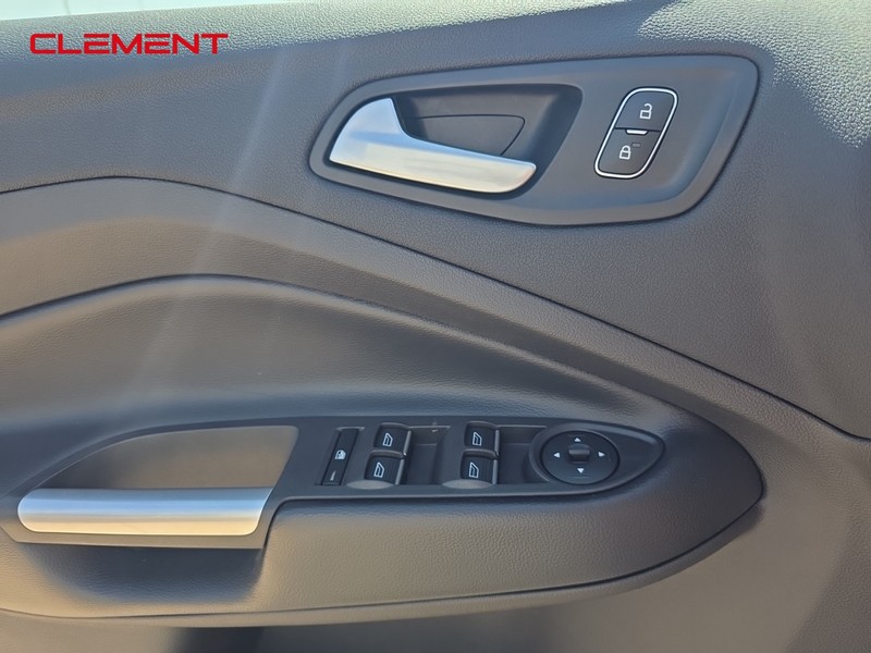 Ford Escape Vehicle Image 19