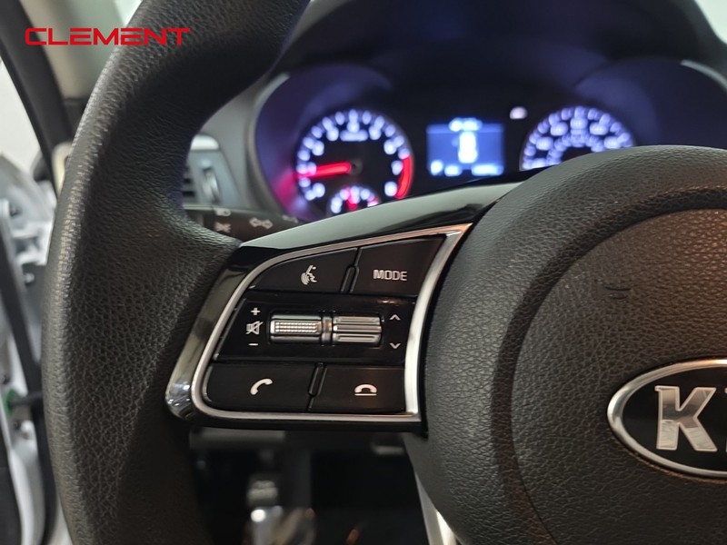 Kia Optima Vehicle Image 11