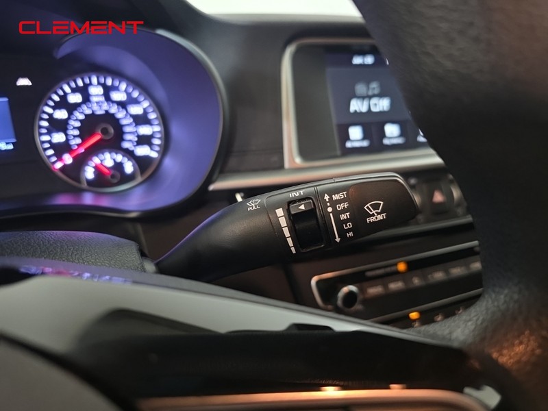 Kia Optima Vehicle Image 13