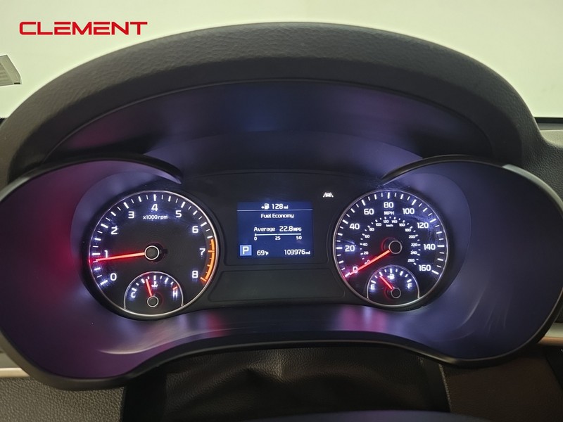 Kia Optima Vehicle Image 14
