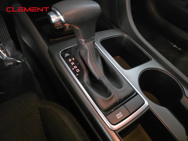 Kia Optima Vehicle Image 19