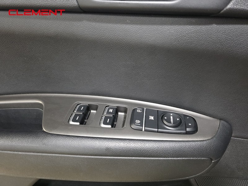 Kia Optima Vehicle Image 21