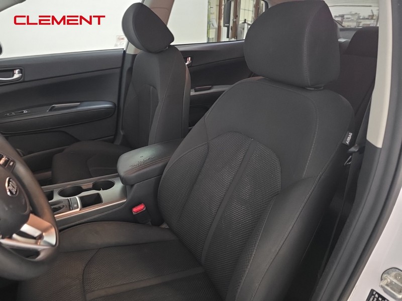 Kia Optima Vehicle Image 24