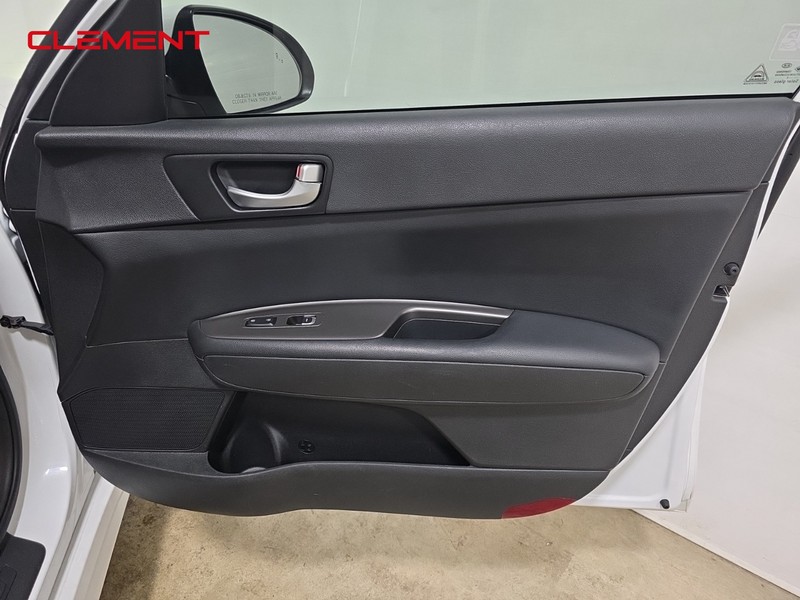 Kia Optima Vehicle Image 31