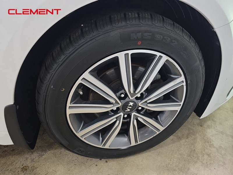 Kia Optima Vehicle Image 32
