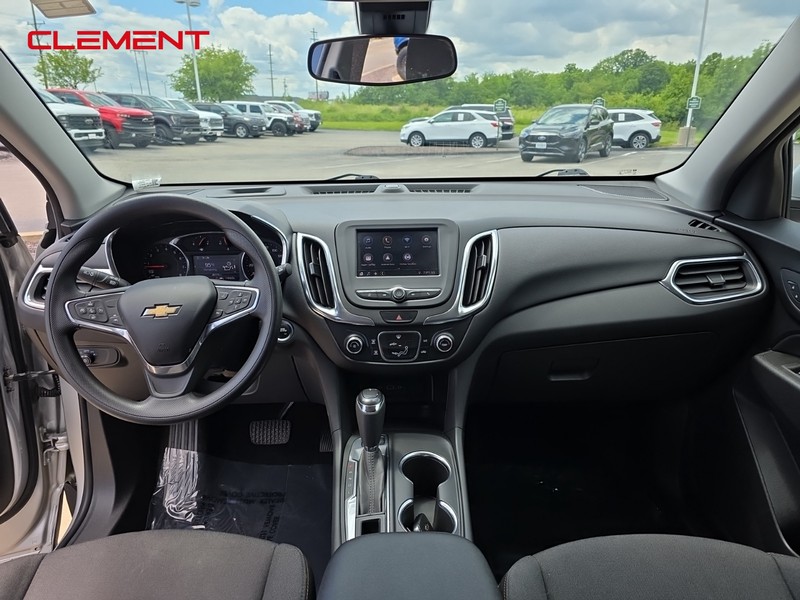 Chevrolet Equinox Vehicle Image 10
