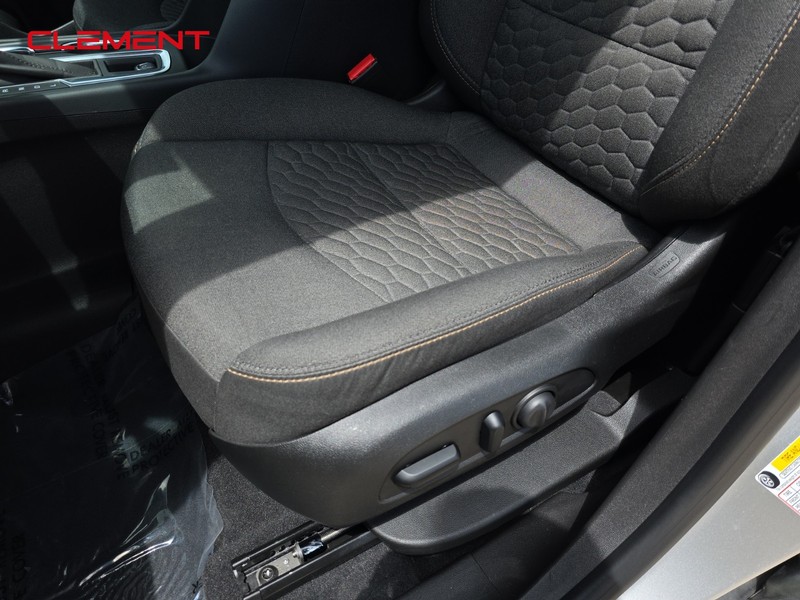 Chevrolet Equinox Vehicle Image 22