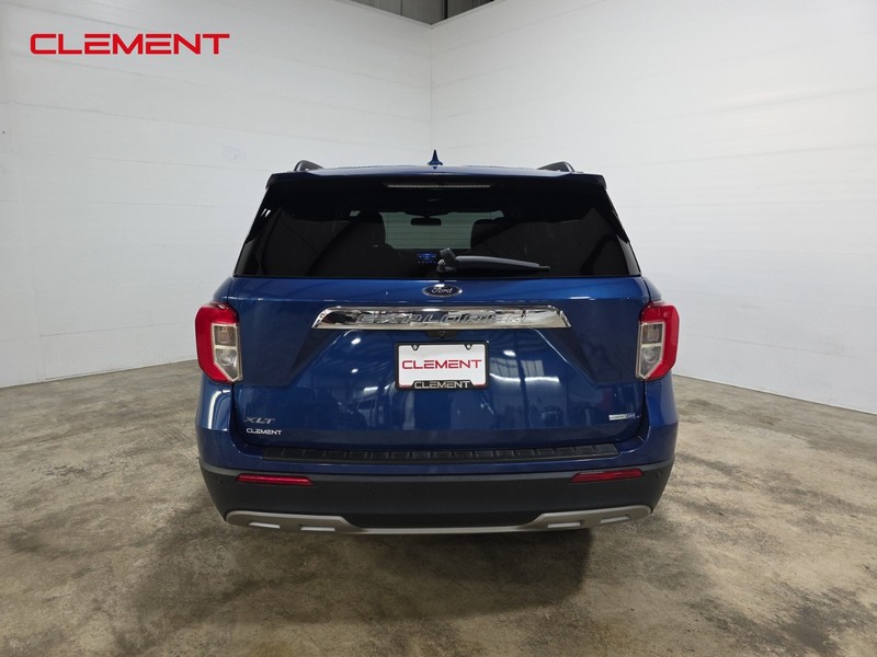 Ford Explorer Vehicle Image 07