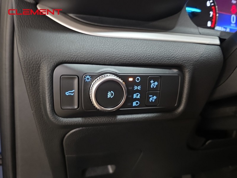 Ford Explorer Vehicle Image 09