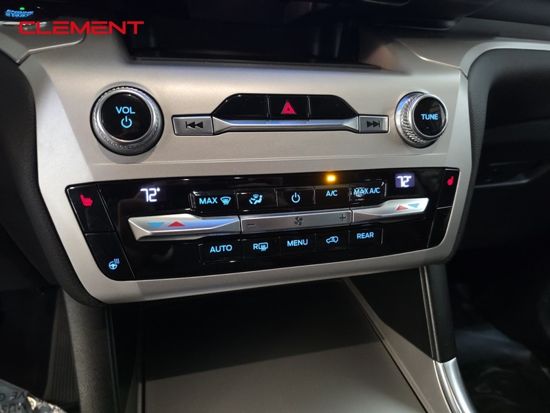 Ford Explorer Vehicle Image 16