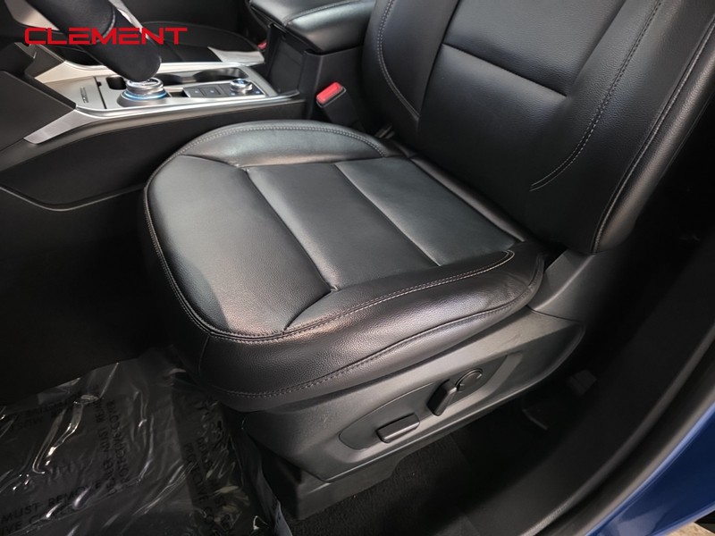 Ford Explorer Vehicle Image 23