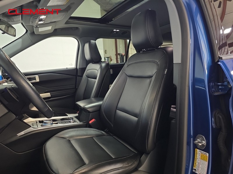 Ford Explorer Vehicle Image 24
