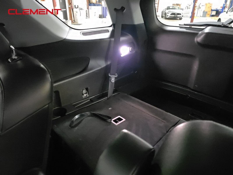 Ford Explorer Vehicle Image 28
