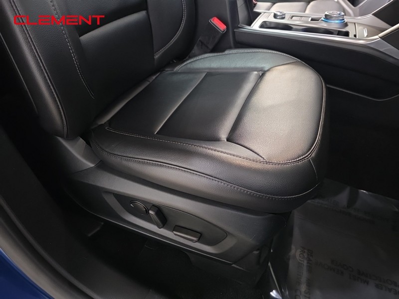 Ford Explorer Vehicle Image 33