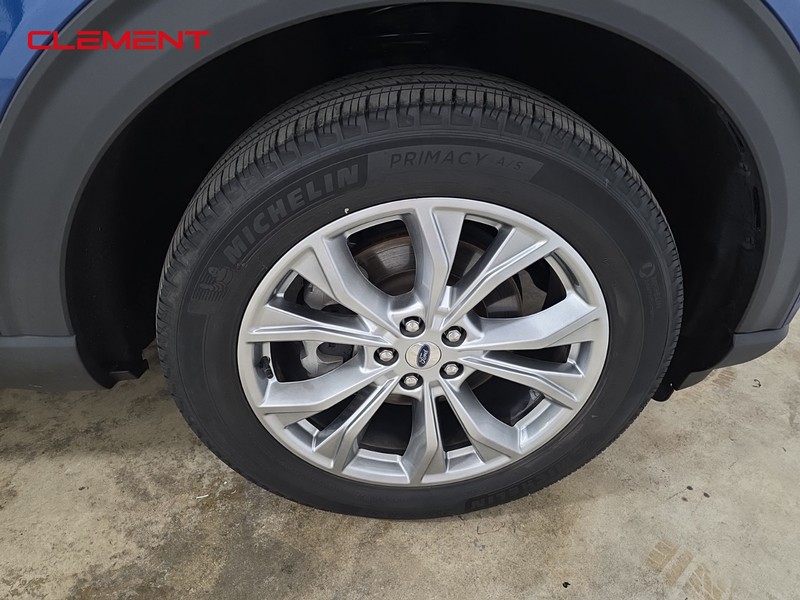 Ford Explorer Vehicle Image 36