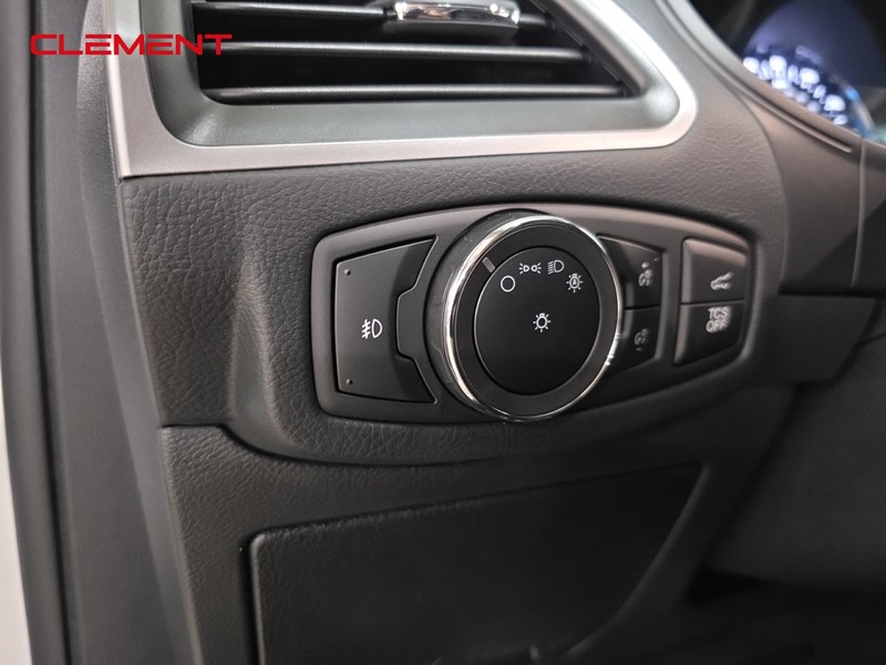 Ford Edge Vehicle Image 11