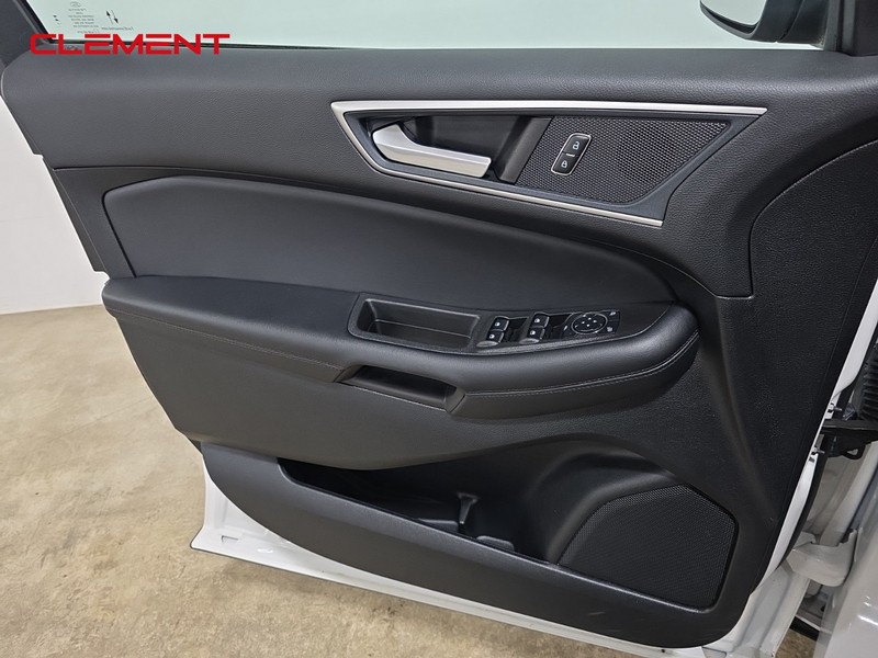 Ford Edge Vehicle Image 25