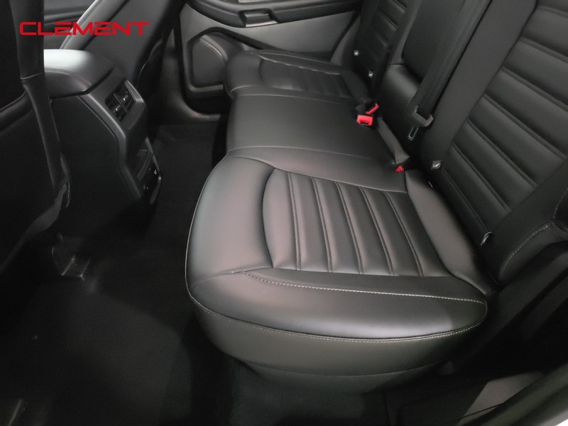 Ford Edge Vehicle Image 29