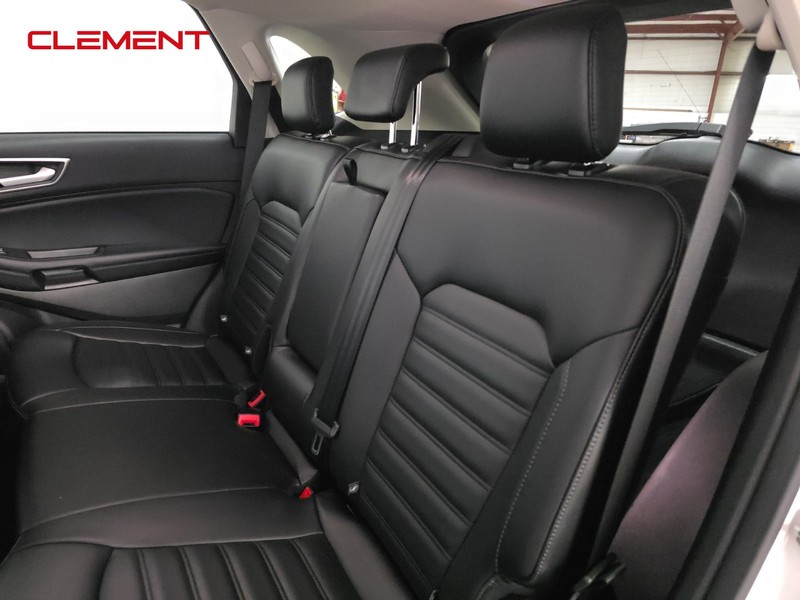 Ford Edge Vehicle Image 30
