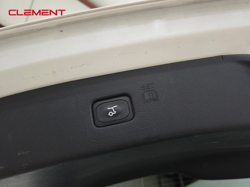 Ford Edge Vehicle Image 32
