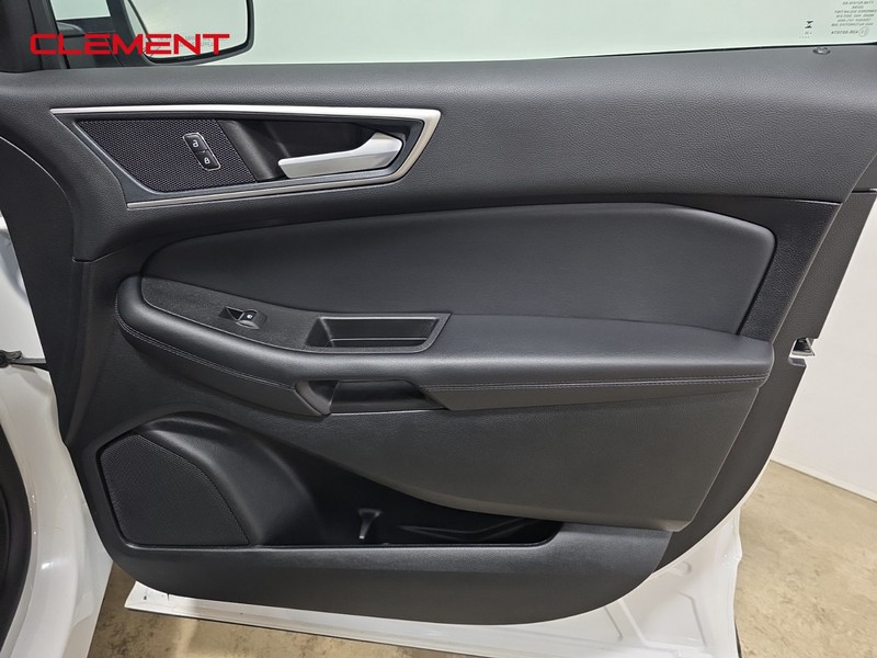 Ford Edge Vehicle Image 35