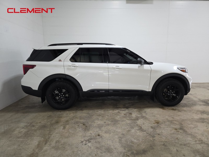 Ford Explorer Vehicle Image 05