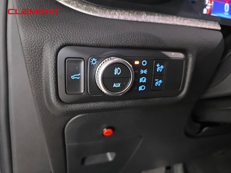 Ford Explorer Vehicle Image 11