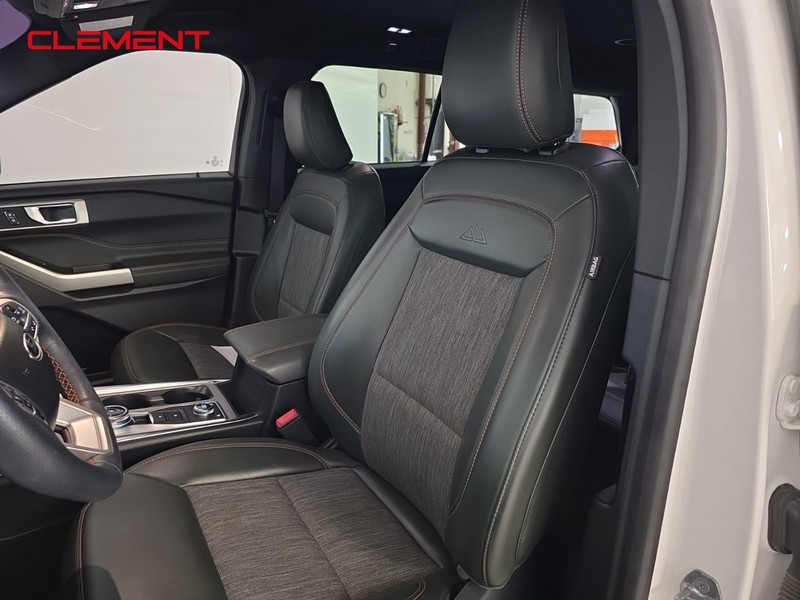 Ford Explorer Vehicle Image 27