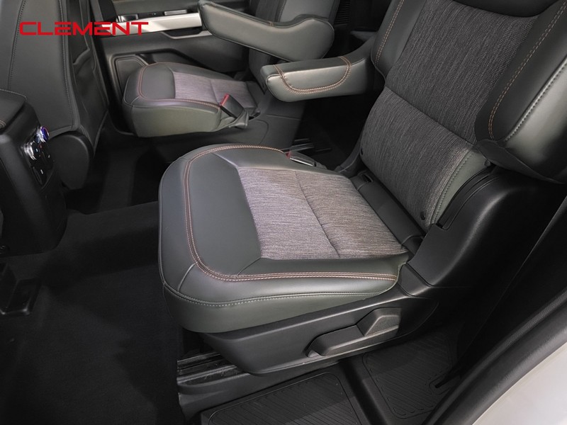 Ford Explorer Vehicle Image 29