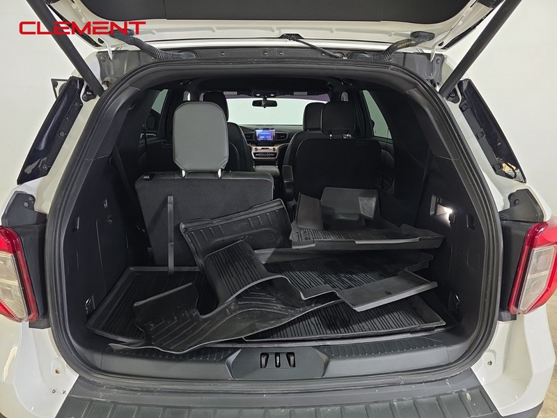 Ford Explorer Vehicle Image 33