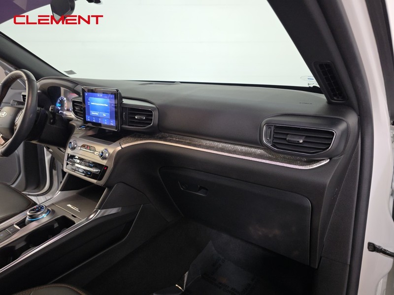 Ford Explorer Vehicle Image 36