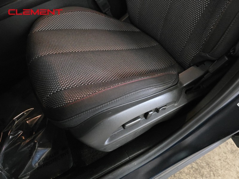 Chevrolet Equinox Vehicle Image 22