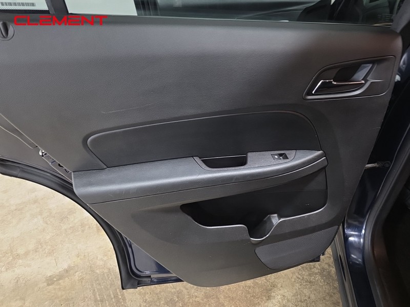 Chevrolet Equinox Vehicle Image 24