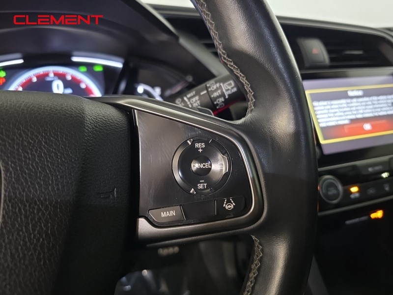 Honda Civic Hatchback Vehicle Image 12