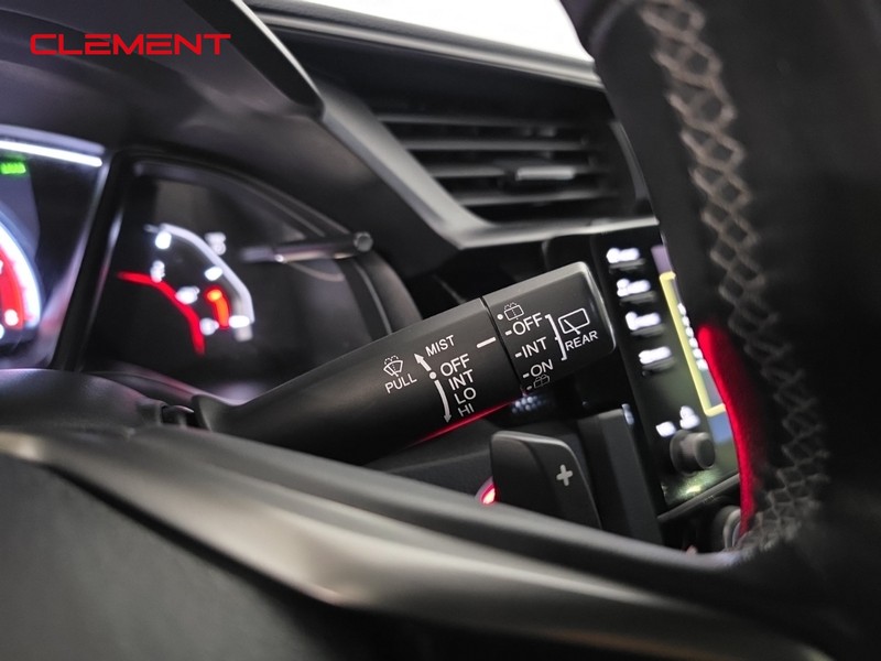 Honda Civic Hatchback Vehicle Image 13