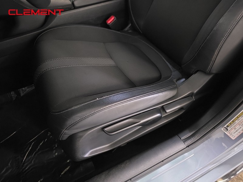 Honda Civic Hatchback Vehicle Image 23