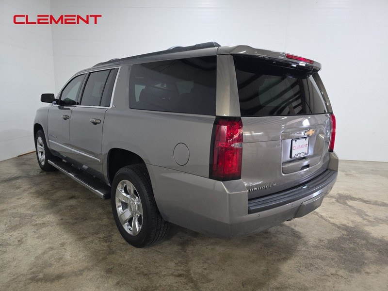 Chevrolet Suburban Vehicle Image 08