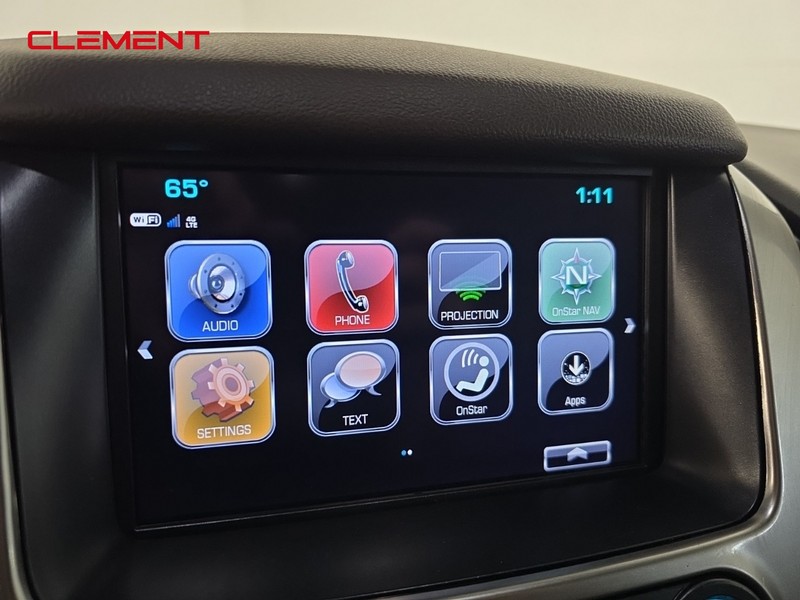 Chevrolet Suburban Vehicle Image 14