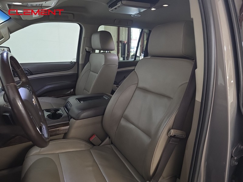 Chevrolet Suburban Vehicle Image 23