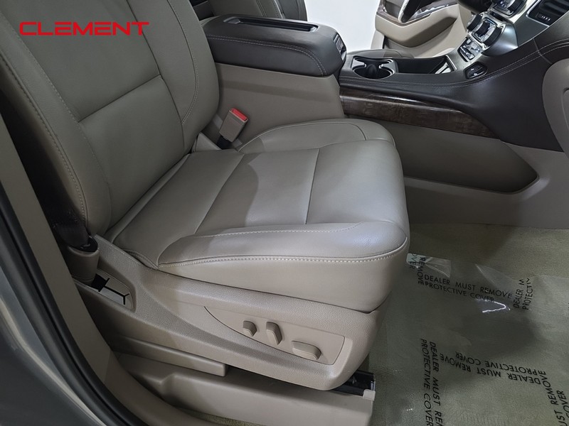 Chevrolet Suburban Vehicle Image 31