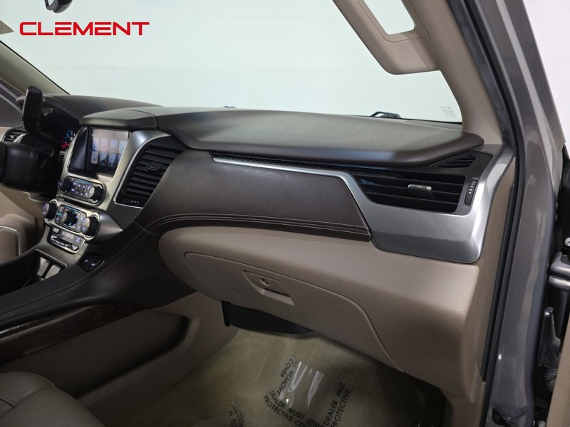 Chevrolet Suburban Vehicle Image 32